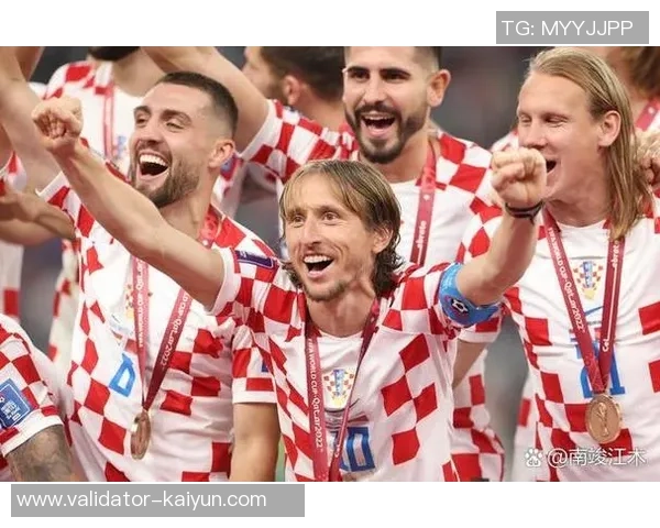 重温天下足球2001经典瞬间探索那年足球的激情与荣耀